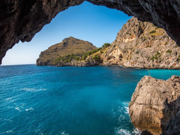 Blue Light and Sleep: What the Science Actually Says (and What’s Overblown)